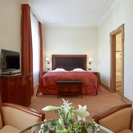 Grand Kronenhof Hotel