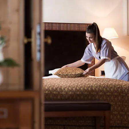Hotel Grand Kronenhof Pontresina