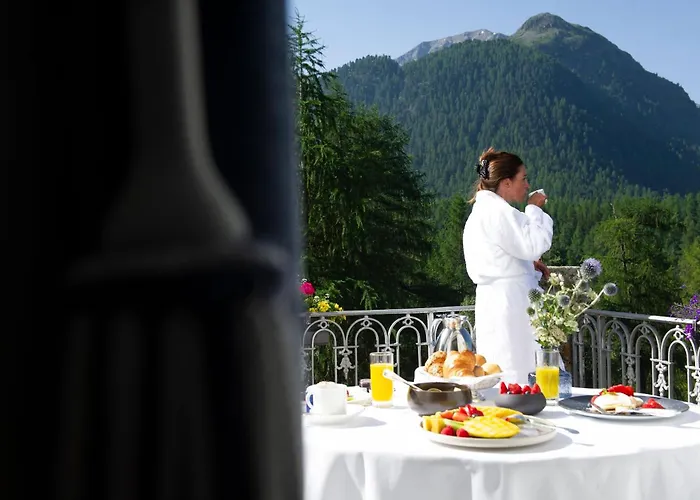 Grand Kronenhof Szálloda 5*
