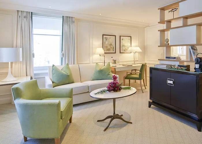 Grand Kronenhof Hotel 5*