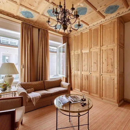 מלון Grand Kronenhof 5*